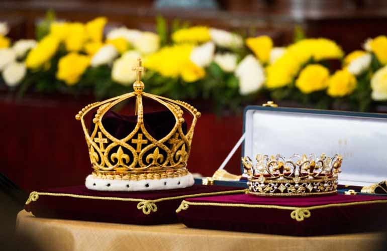 How much the British crown jewels are actually worth Reader's Digest Asia